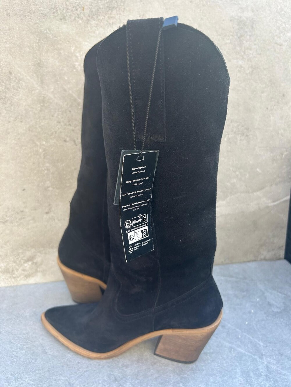 Brand new with tags VERO MODA black suede Western-style knee-high boots. Size 8 - Picture 5 of 6